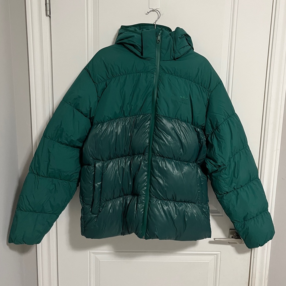 NWT - Adidas Men’s Adicolor Down Regen Hooded Puffer Jacket - Size L